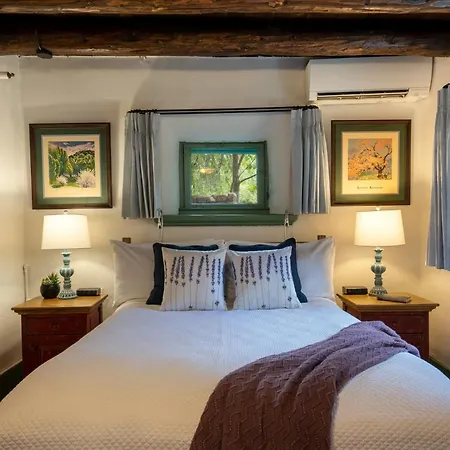 Bed & Breakfast Of The Turquoise Bear