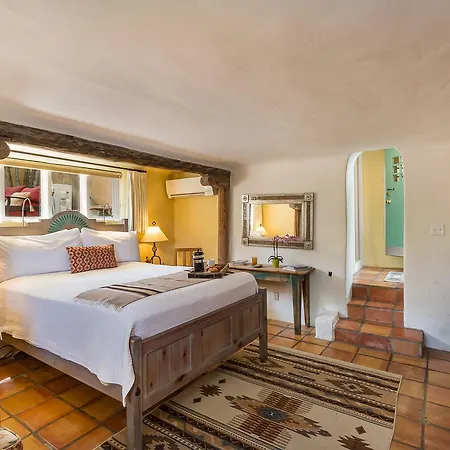 Bed & Breakfast Of The Turquoise Bear